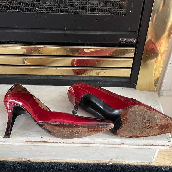 Stuart Weitzman heels, slight ombré red. Size 7B - Picture 4 of 5